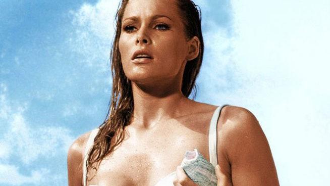 L'histoire fascinante du bikini d'Ursula Andress dans James Bond 007 contre Dr. No
