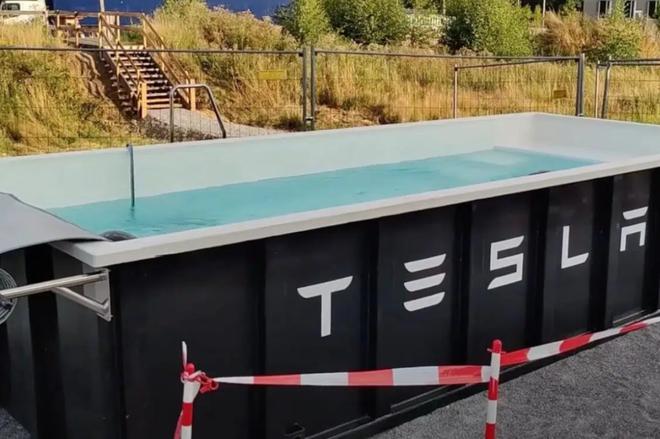 Se baigner pendant la recharge de sa voiture, voici la piscine Tesla