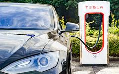 Le Supercharger V4 de Tesla devrait bientôt être réalité