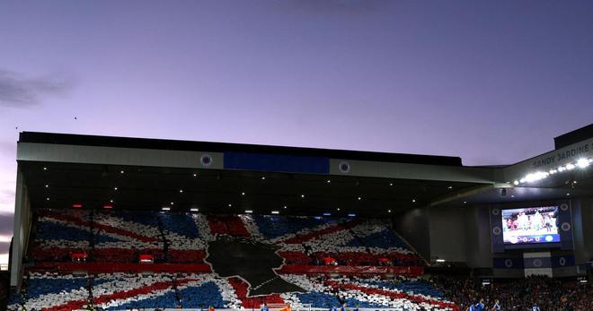 Ligue des champions : les Glasgow Rangers défient l'UEFA en diffusant le «God save the King»