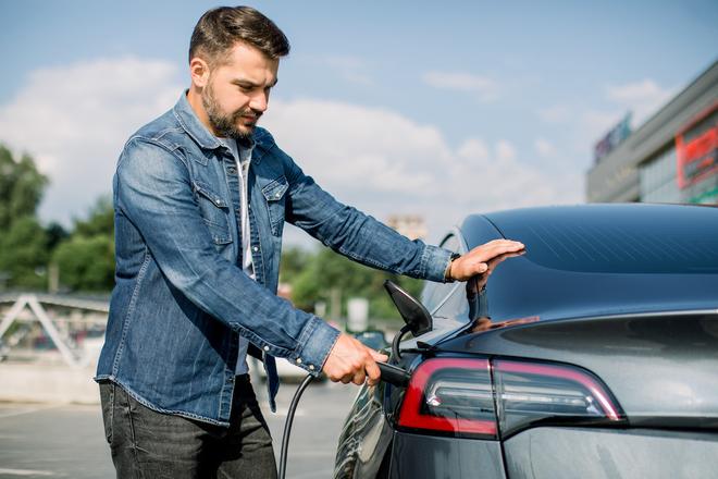 Automobile: la station de recharge la plus rapide de France ouvre en Normandie