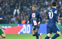 PSG - Maccabi Haïfa : Neymar a bien pris son jaune, il sera absent contre la Juventus !