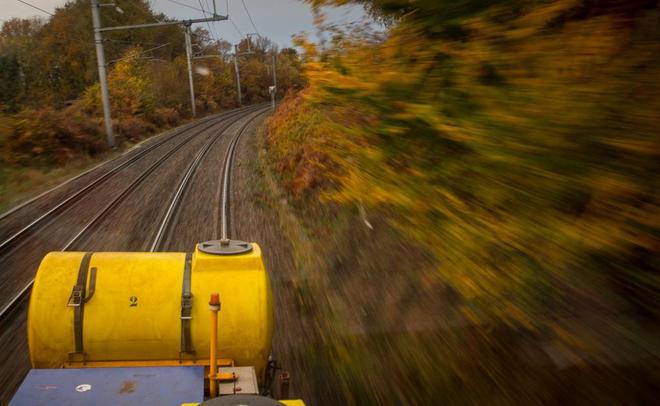 Les feuilles mortes, un casse-tête saisonnier pour la SNCF... et les voyageurs