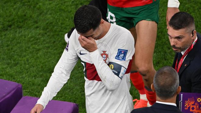 En larmes, Cristiano Ronaldo a sans doute fait ses adieux au Portugal