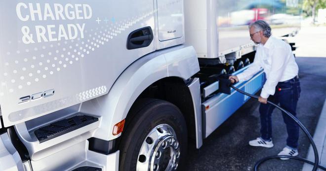 Bruxelles sonne le glas des camions à moteur thermique