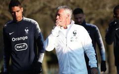 Varane et Kimpembe dans la liste des Bleus… en attendant l’évolution des blessures