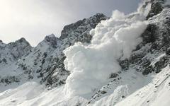 Fort risque de déclenchement d’avalanches au passage de skieurs dans les Alpes du Nord