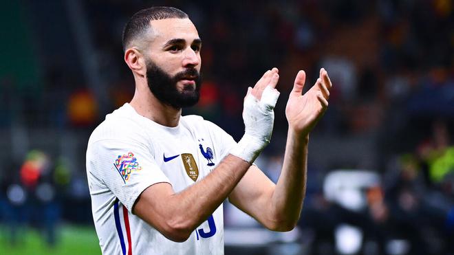 Football : pour la première fois depuis 2019, Benzema joue… sans son bandage à la main