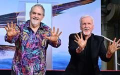 Cinéma : «Avatar 2» marque le «retour» du cinéma après la pandémie, salue James Cameron