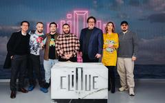 Clique avec Jon Favreau