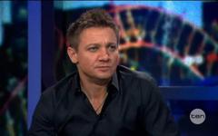 Jeremy Renner tiré d’affaire ? Il donne de ses nouvelles