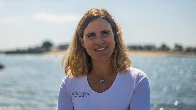 « Montrer qu’on peut être maman et athlète » : Clarisse Crémer revient dans la course au Vendée Globe