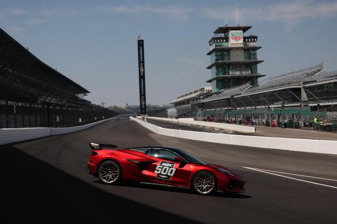 La Chevrolet Corvette Z06 cabriolet, Pace Car de l'Indy 500