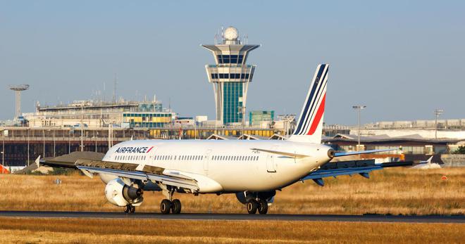 Interdiction des vols intérieurs courts : comment certaines lignes ont sauvé leur peau face au TGV