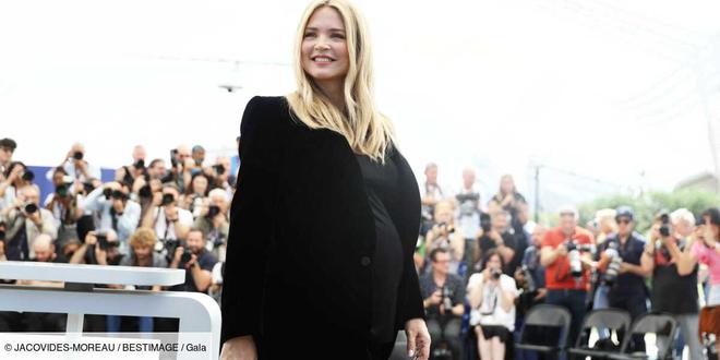 PHOTOS – Virginie Efira enceinte à Cannes : elle illumine la Croisette avec son impressionnant baby bump !