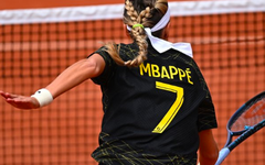 Roland-Garros : Azarenka lance son tournoi avec un maillot de Mbappé