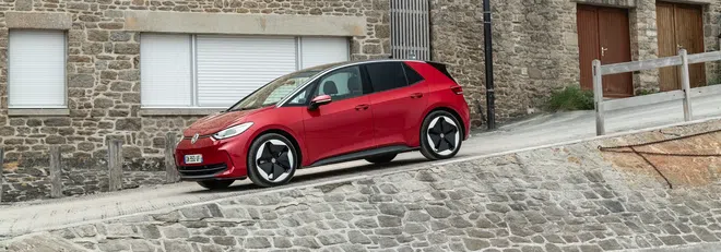 Essai Volkswagen ID.3 restylée 77 kWh : vaut-elle vraiment le coup par rapport à l’ancienne ?