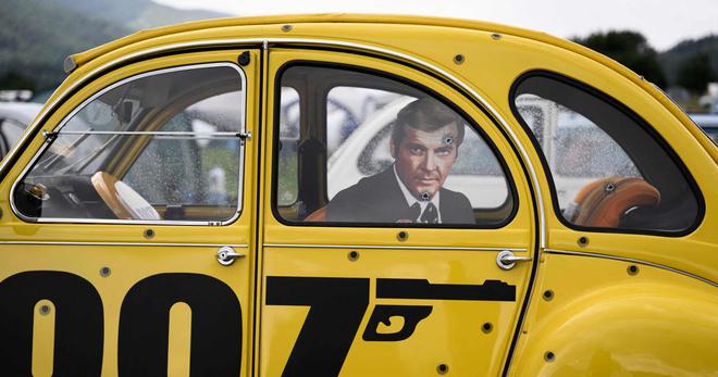 Peut-on encore regarder James Bond?
