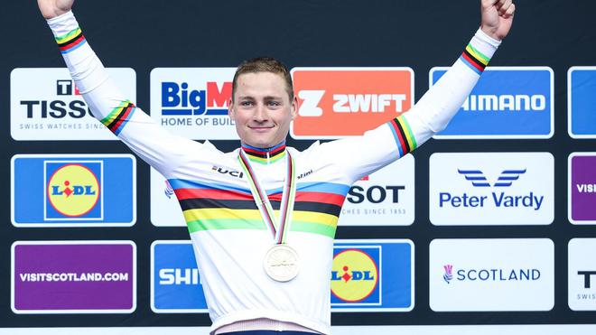 « C’est un très grand coureur, comme son grand-père » : Joop Zoetemelk voit du Poulidor en van der Poel