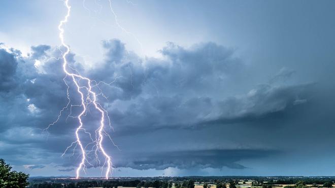 Orages : six départements en vigilance orange ce samedi