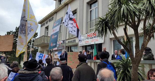 Saint-Brévin : des opposants ont essayé de s’introduire dans le futur centre d’accueil pour demandeurs d’asile