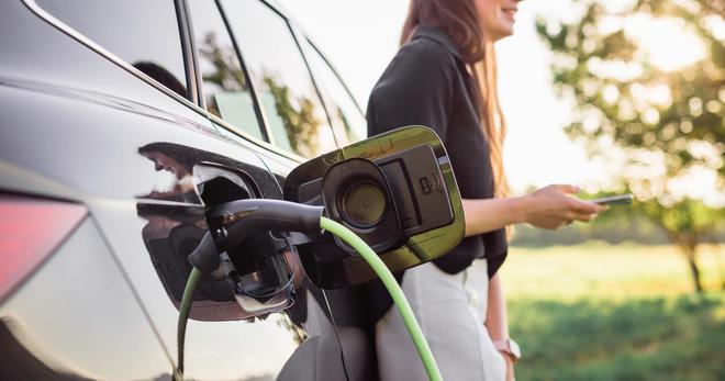 Automobile: les voitures électriques dépassent 20% des ventes en août