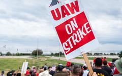 Etats-Unis : la grève des ouvriers de l’automobile largement soutenue par les Américains
