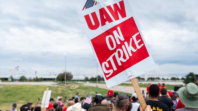 Etats-Unis : la grève des ouvriers de l’automobile largement soutenue par les Américains