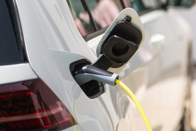 Voitures électriques : le leasing social cartonne tellement que le gouvernement y met fin