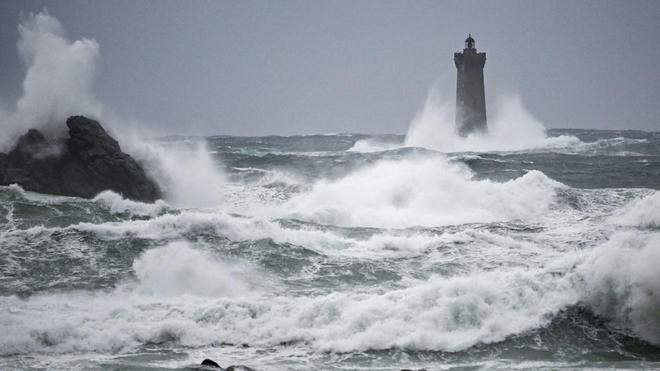 Tempête Pierrick dans le Finistère : Météo France alerte sur le risque de « submersions marines »