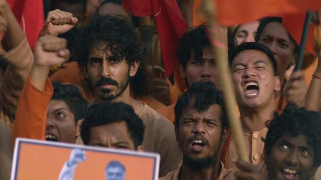 "Monkey Man" : Dev Patel puise dans la force trans pour son film de vengeance