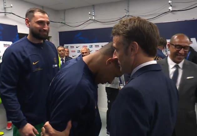 OL-PSG: Quand Emmanuel Macron murmure à l'oreille de Kylian Mbappé avant la finale de Coupe de France