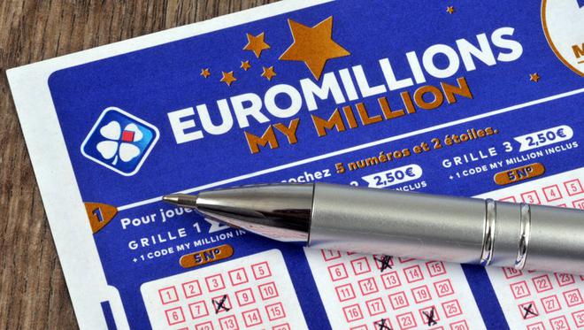 Le ticket de l’EuroMillions était resté froissé au fond de sa poche : elle retombe dessus par hasard et décroche le jackpot