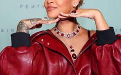 Rihanna : la star apparaît pour la première fois avec un tout nouveau look (PHOTO)
