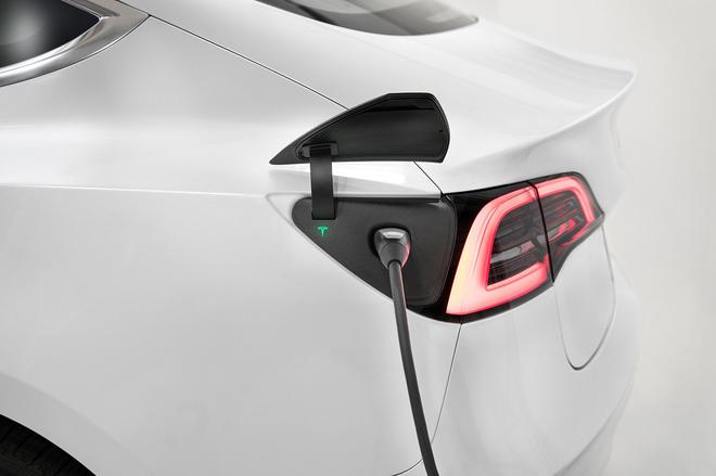 Voitures électriques : la climatisation et les bouchons font-ils fondre l’autonomie ?