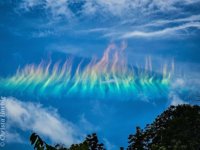 Pluie rouge, arc-en-ciel de feu, nuage mur… : 10 « phénomènes météo » spectaculaires et impressionnants à découvrir d’urgence !