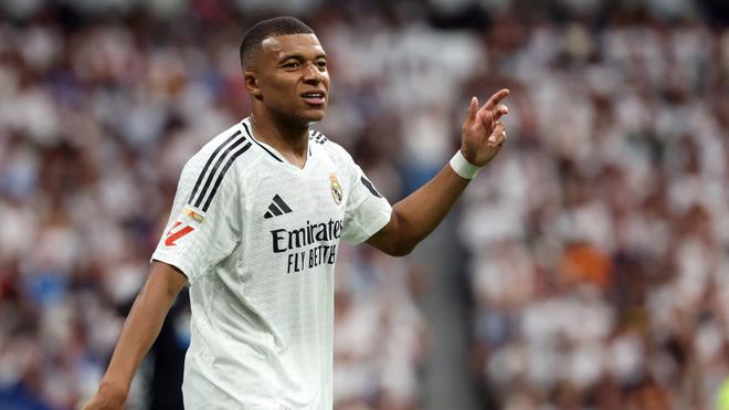 "Je soutiens le Bitcoin", "Je vais à Manchester United": le compte Twitter (X) de Kylian Mbappé piraté