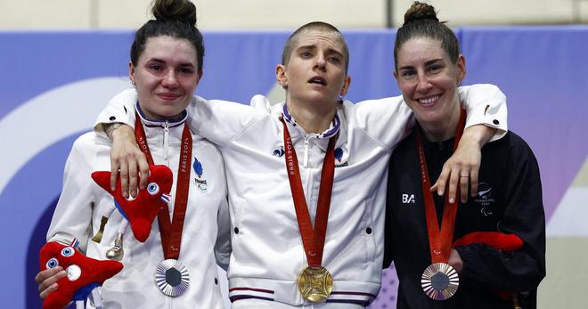 Jeux paralympiques : médaillée d’or sur la poursuite, Marie Patouillet victime d’un malaise sur le podium avant la Marseillaise