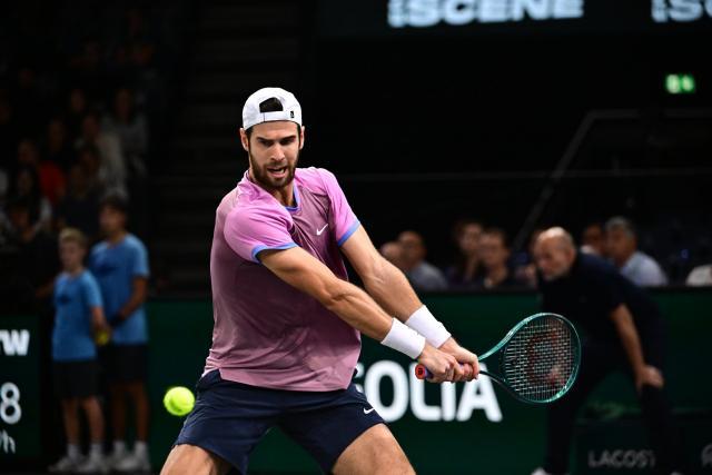 Tennis - Rolex Paris Masters - Tombeur de Grigor Dimitrov, Karen Khachanov affrontera Ugo Humbert en demi-finales du Rolex Paris Masters