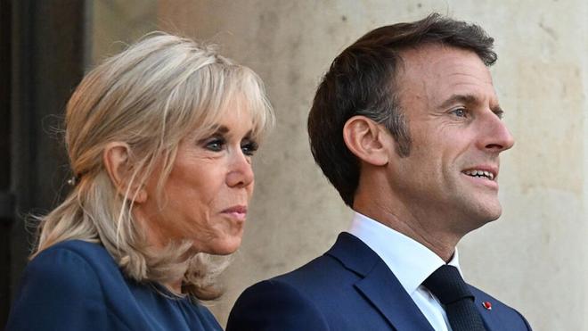 Alerte ! Emmanuel et Brigitte Macron surpris en plein moment intime…