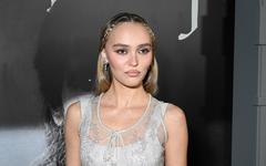 Lily-Rose Depp se confie sur son rôle dans "Nosferatu"