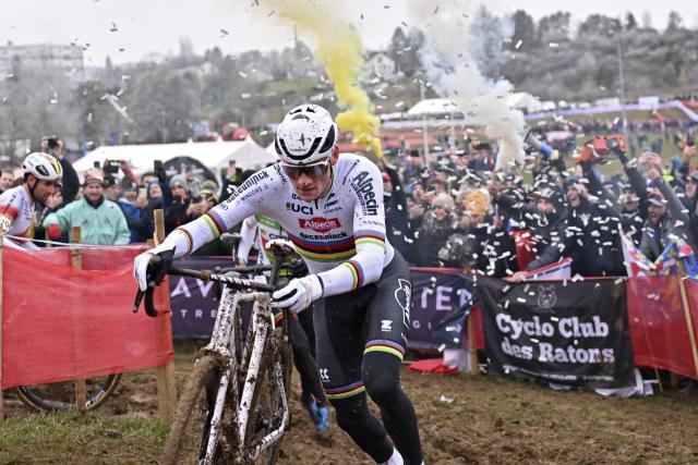 Cyclo-cross - Coupe du monde (Hommes) - Intouchable, Mathieu Van der Poel remporte une cinquième victoire lors de la Coupe du monde à Besançon