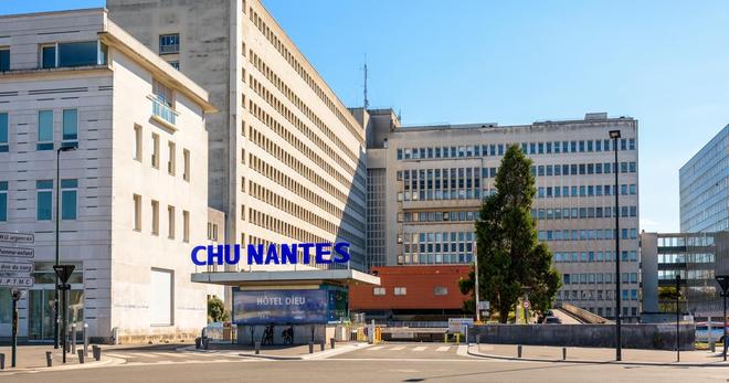 «Un décès inattendu et inexpliqué à ce stade» : un octogénaire meurt dans la file d’attente du CHU de Nantes