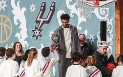 «On en parle comme d’un alien» : le phénomène Wembanyama enflamme la NBA et Paris