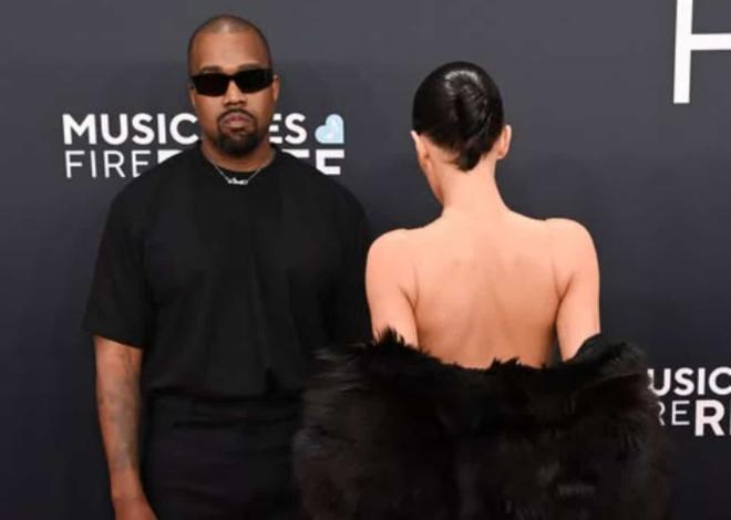 Kanye West et Bianca Censori expulsés des Grammy’s : la jeune femme est venue nue…