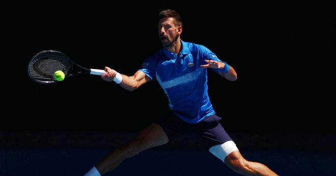 Tennis : Djokovic réussit ses débuts en double à Doha