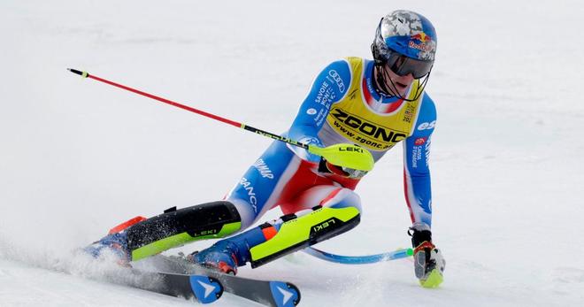 Mondiaux de ski alpin : revivez l’énorme désillusion pour Clément Noël, privé d’or sur le slalom