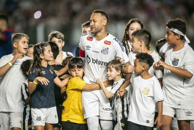 Foot - Brésil - Assagi, moins arrogant : le nouveau Neymar en reconquête