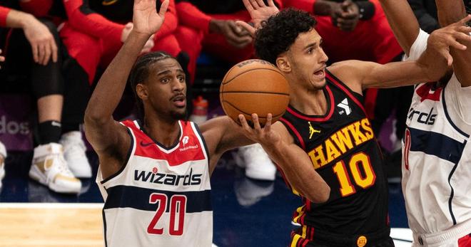 NBA : les Français Risacher et Sarr élus dans le meilleur cinq des rookies
