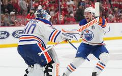 NHL : les Oilers reviennent à égalité des Panthers en Coupe Stanley